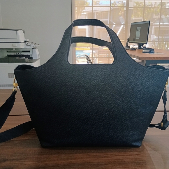 Amazon Essentials Handbags - Amazon Essentials Black Textured Tote Shoulder Bag